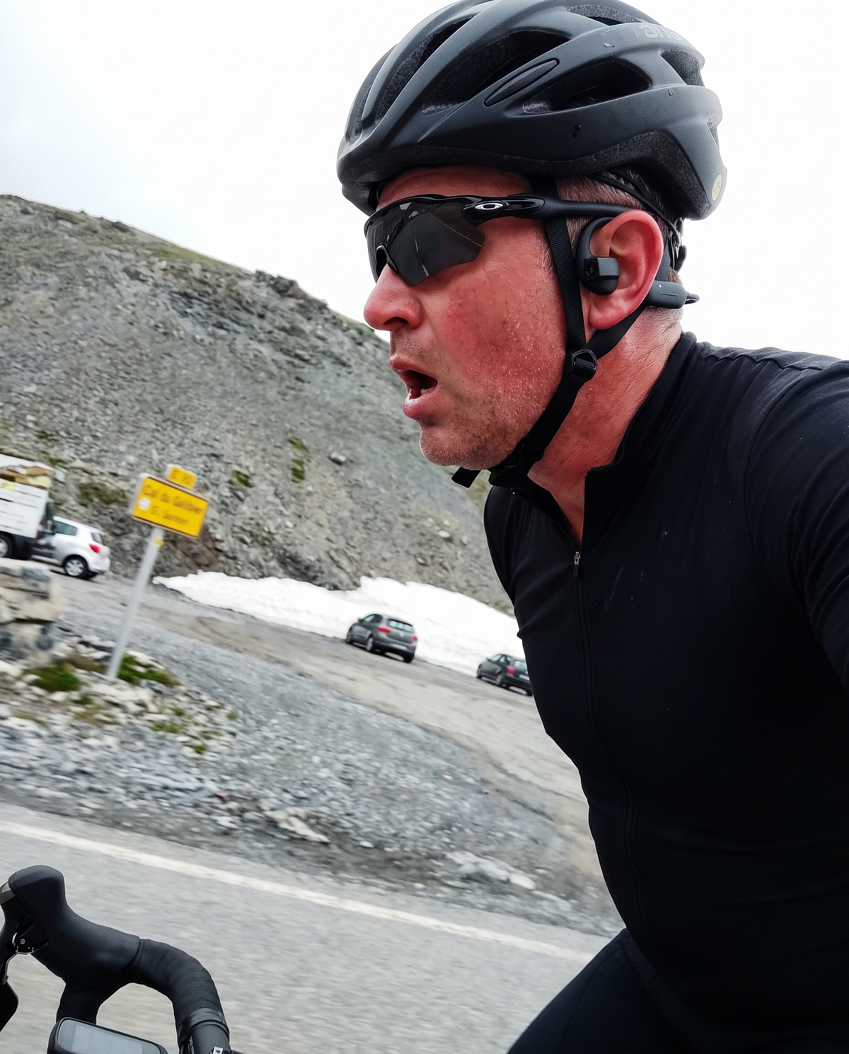 Cycliste dans la montée du col du Galibier avec OKULO